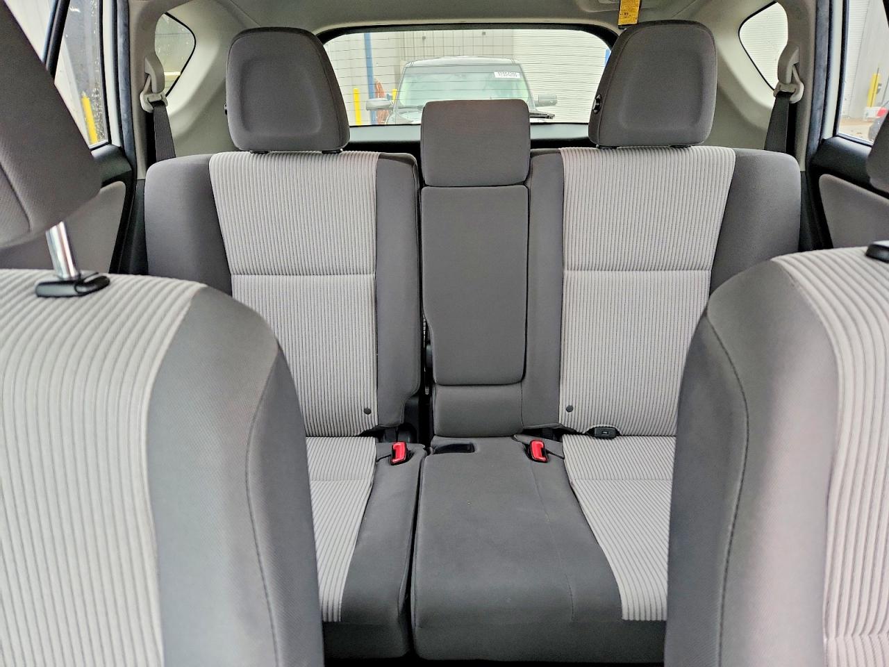 2015 TOYOTA RAV4 LE photo 28