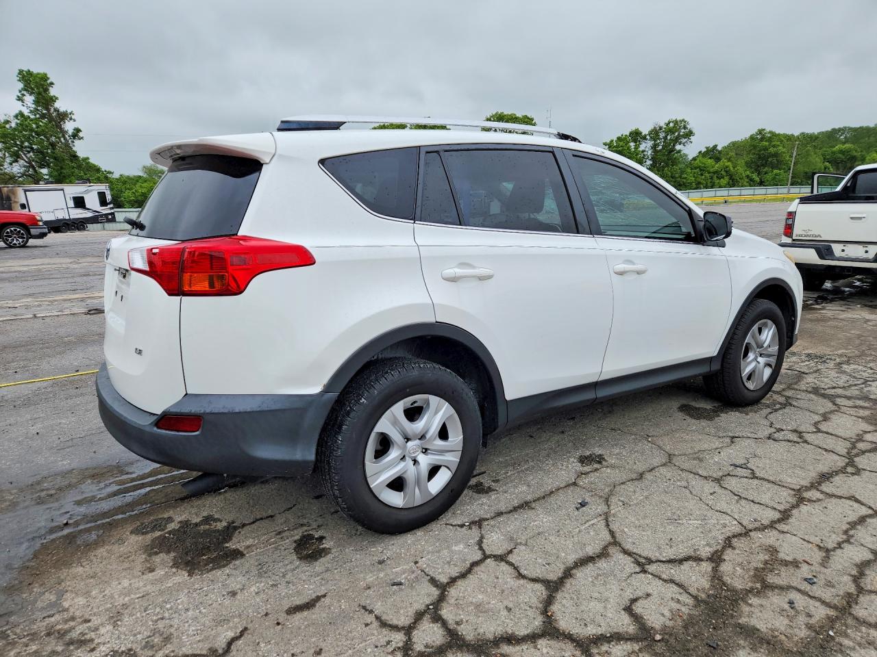 2015 TOYOTA RAV4 LE photo 7