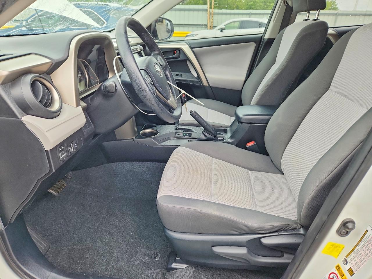 2015 TOYOTA RAV4 LE photo 19
