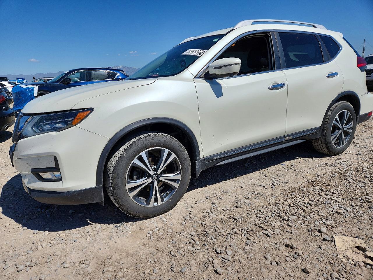 2017 NISSAN ROGUE