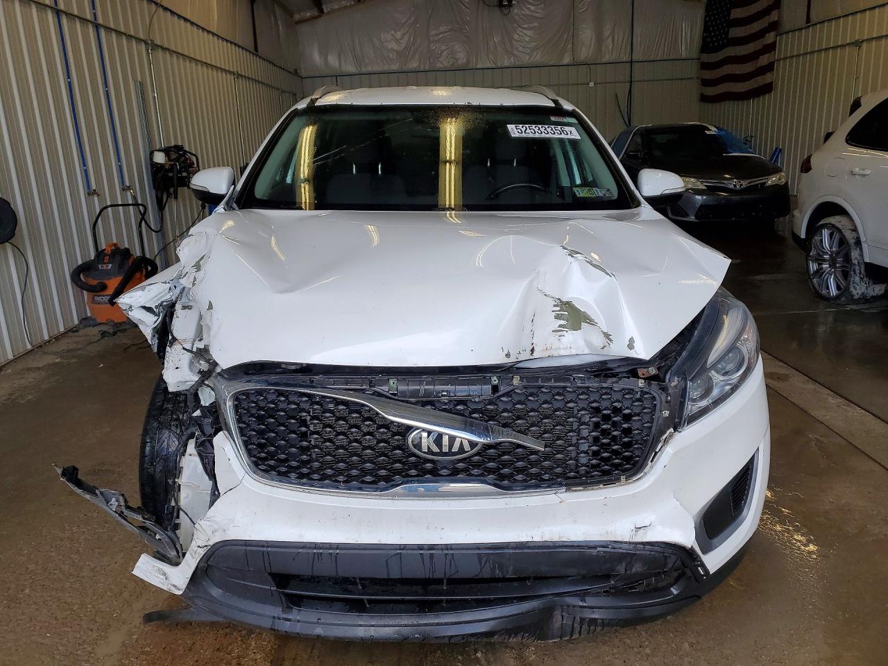 2016 KIA SORENTO LX photo 9