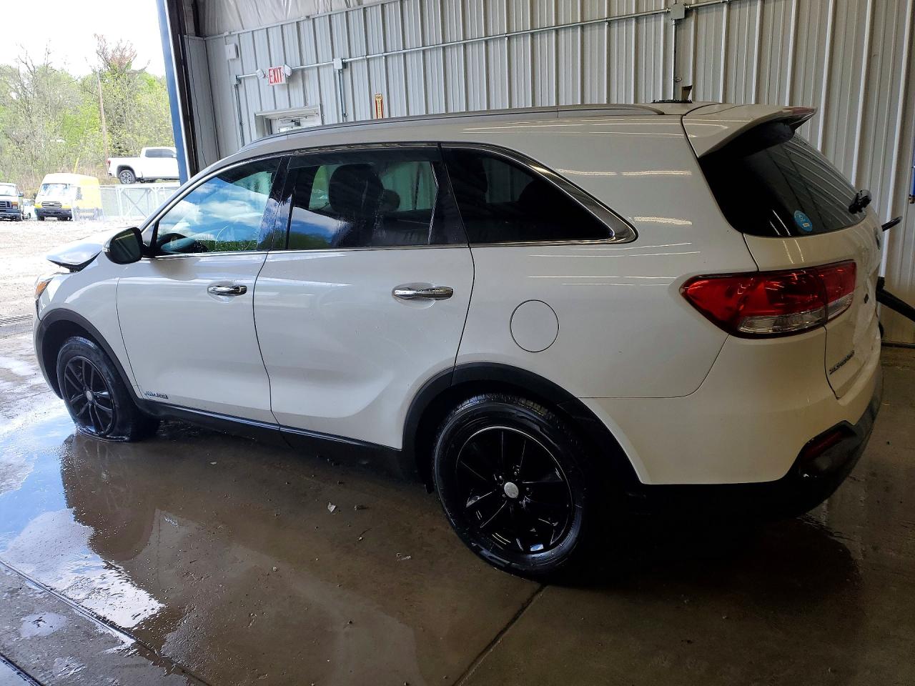 2016 KIA SORENTO LX photo 3