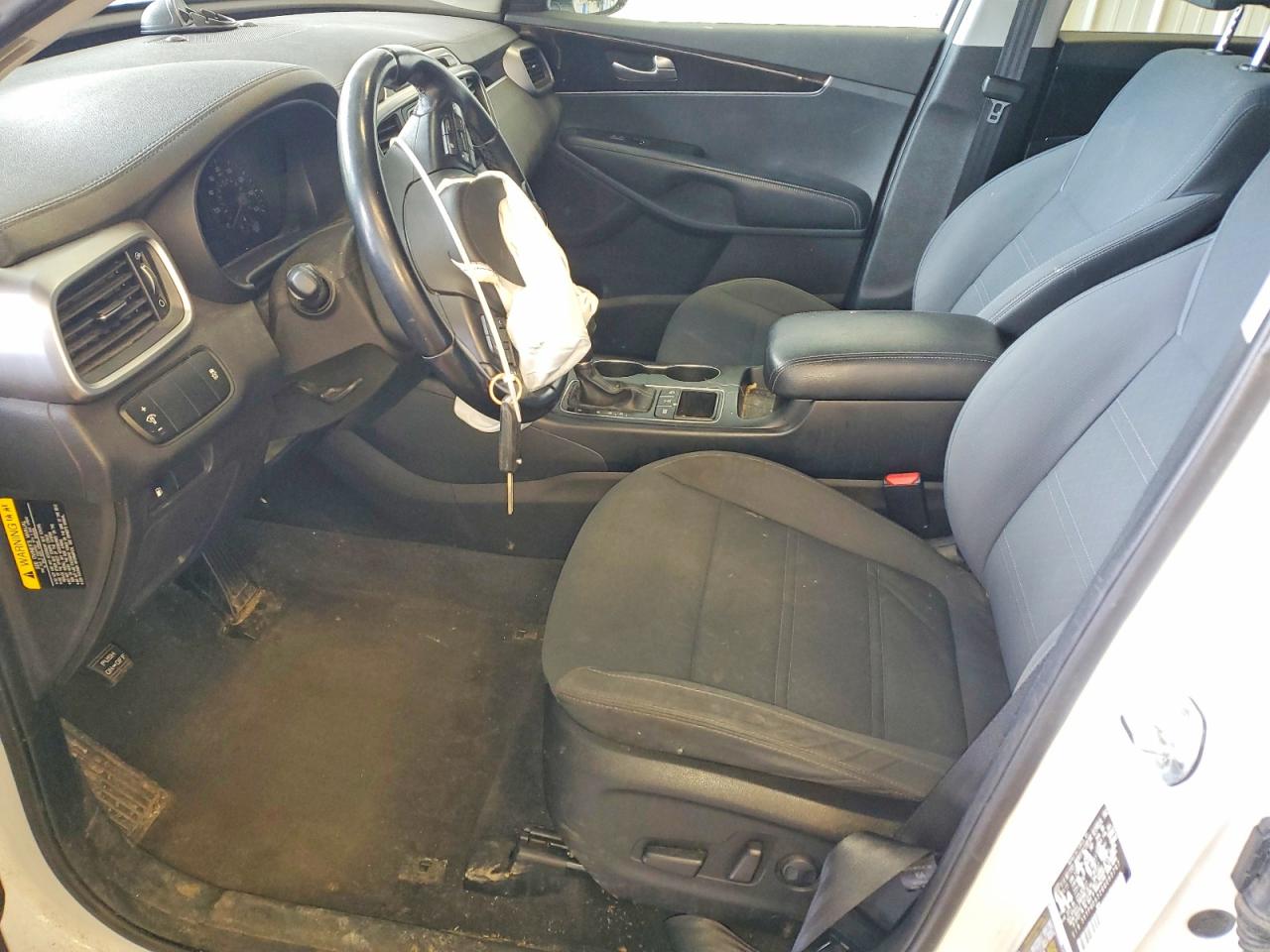 2016 KIA SORENTO LX photo 13