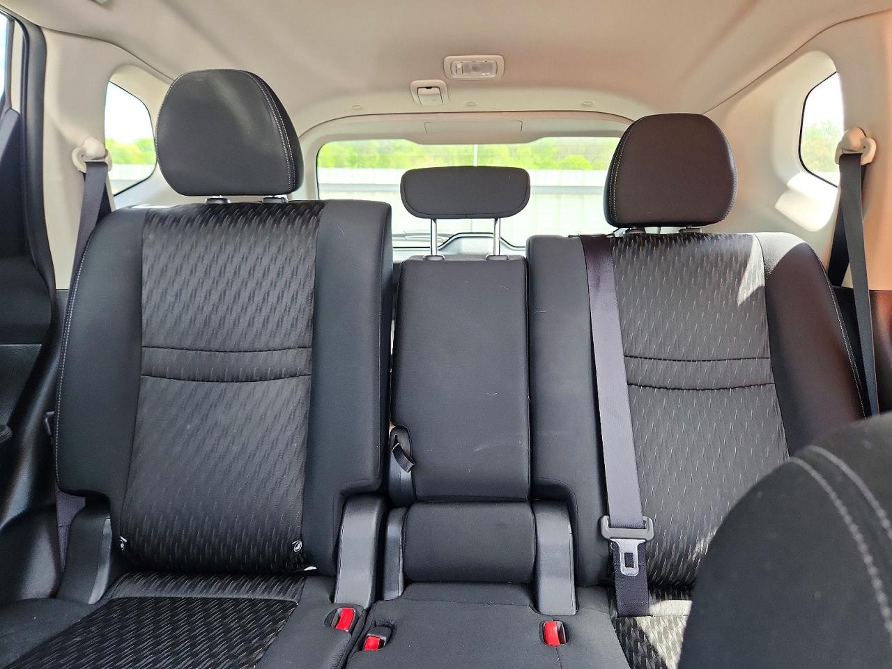 2018 NISSAN ROGUE SV photo 19
