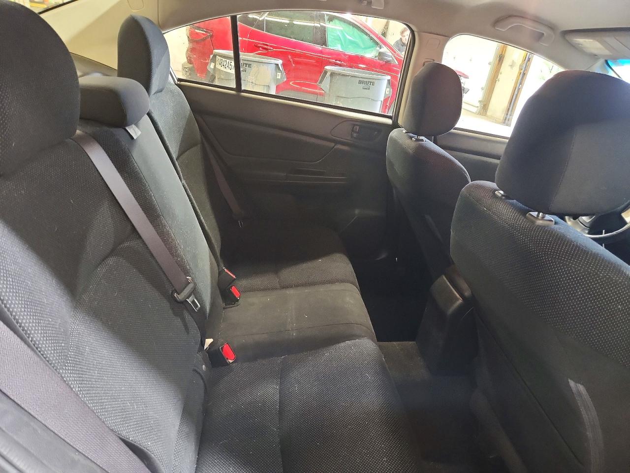 2014 SUBARU IMPREZA photo 28