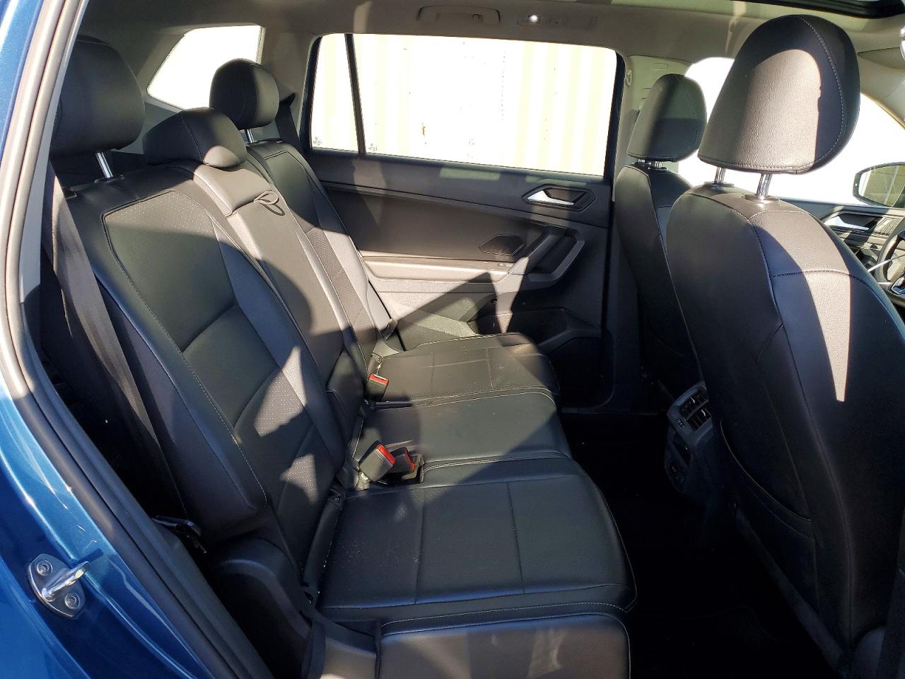 2020 VOLKSWAGEN TIGUAN SE photo 31