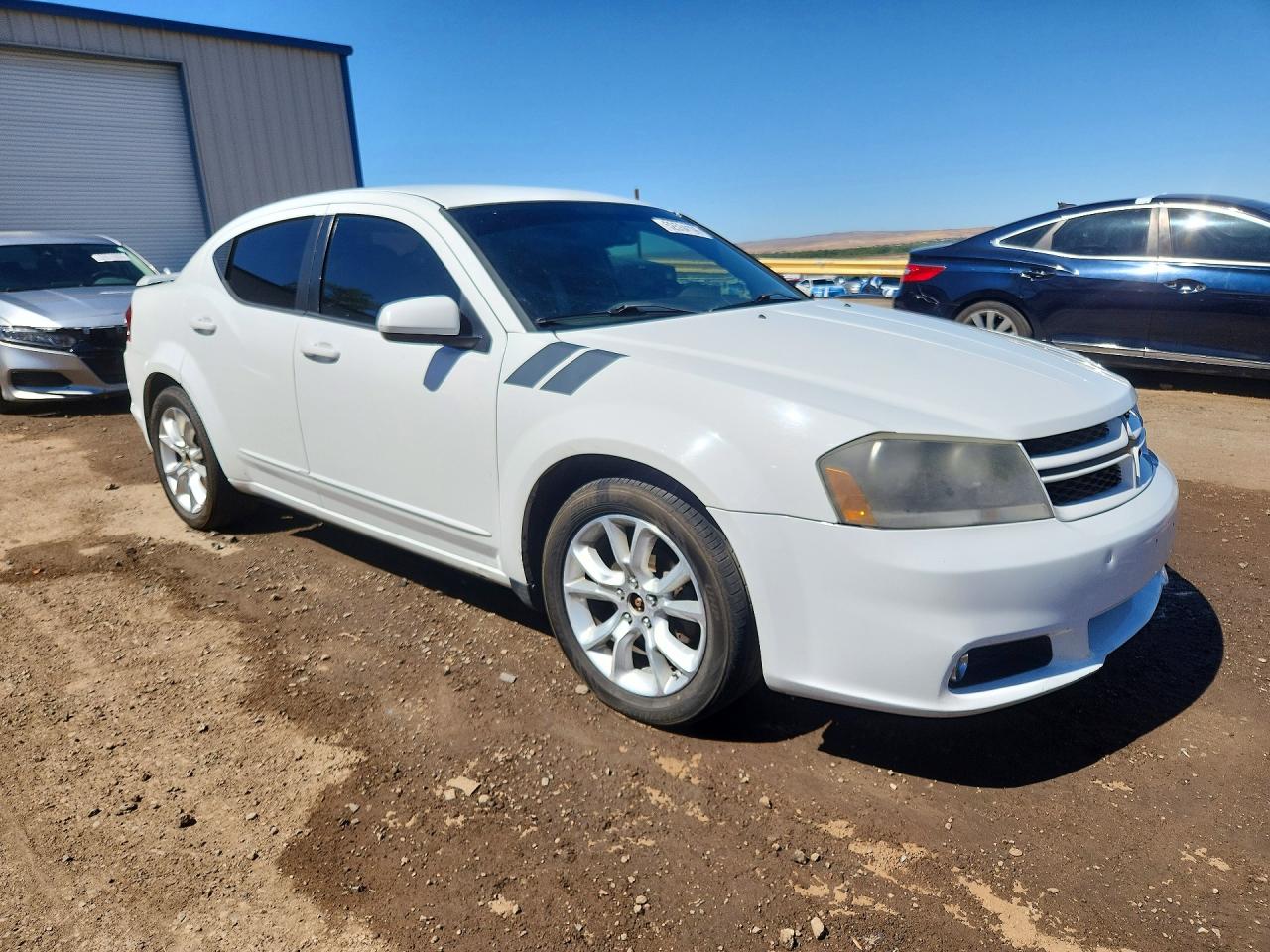 2013 DODGE AVENGER R photo 4