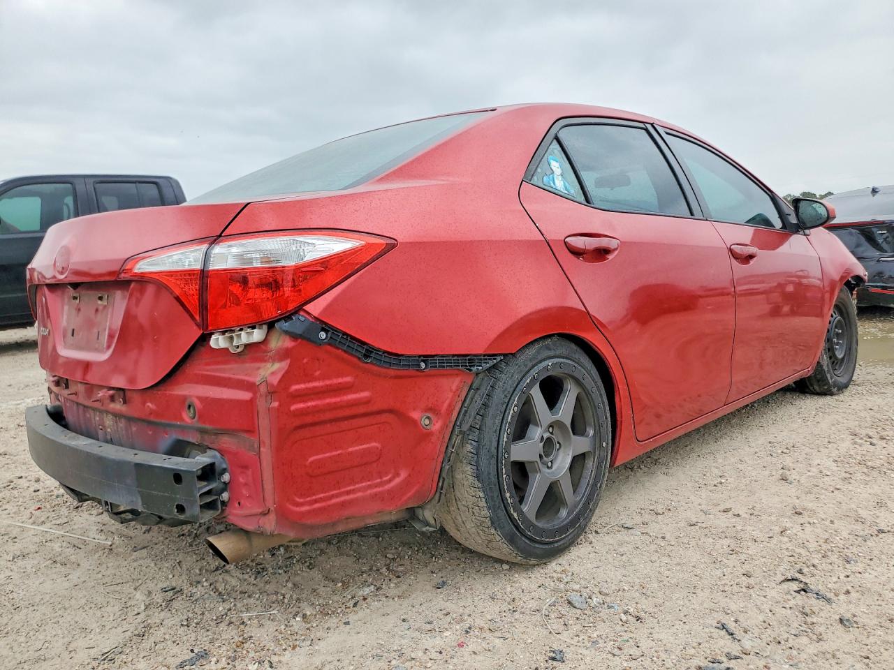 2015 TOYOTA COROLLA LE photo 3