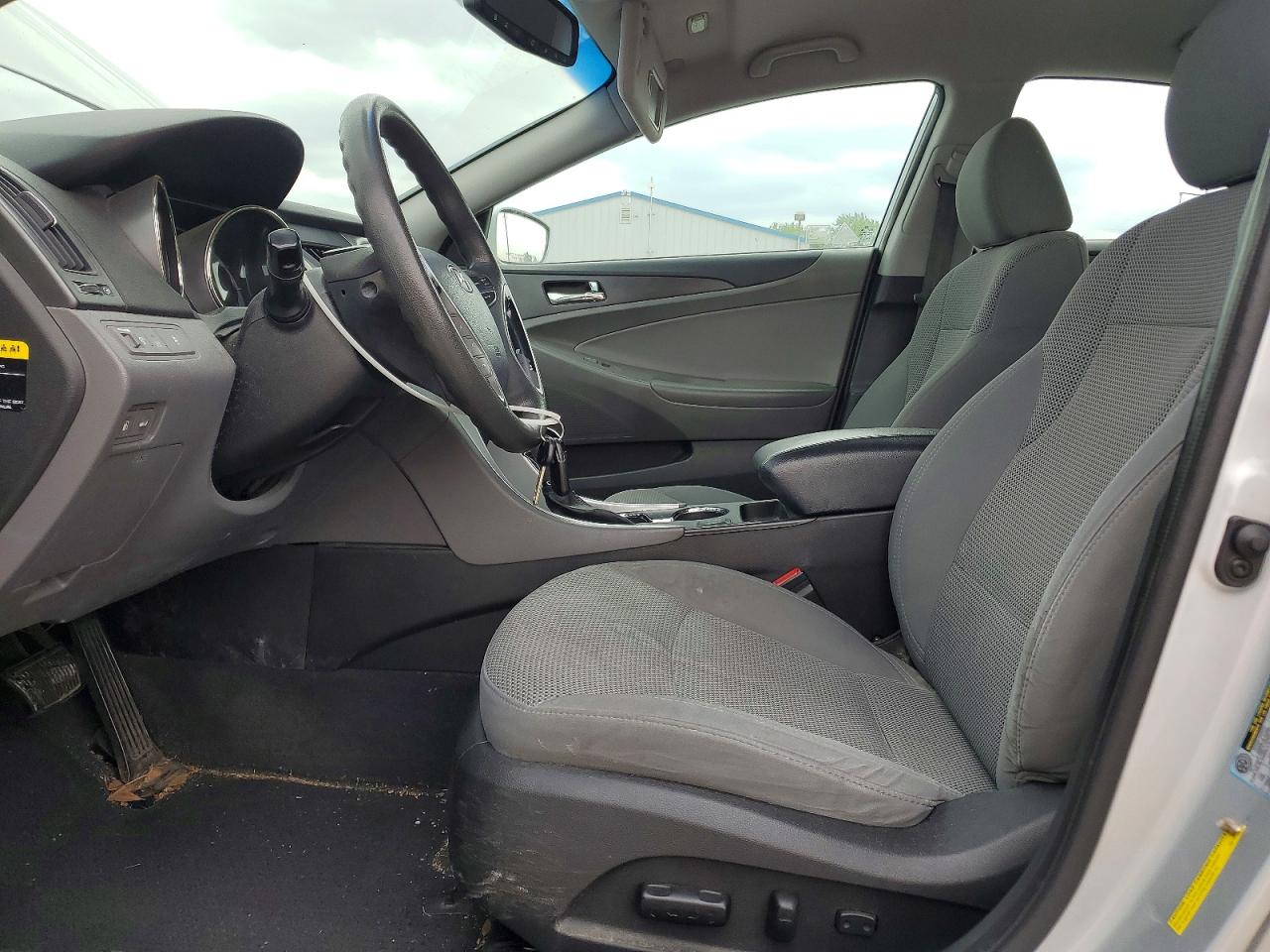 2013 HYUNDAI SONATA GLS photo 19