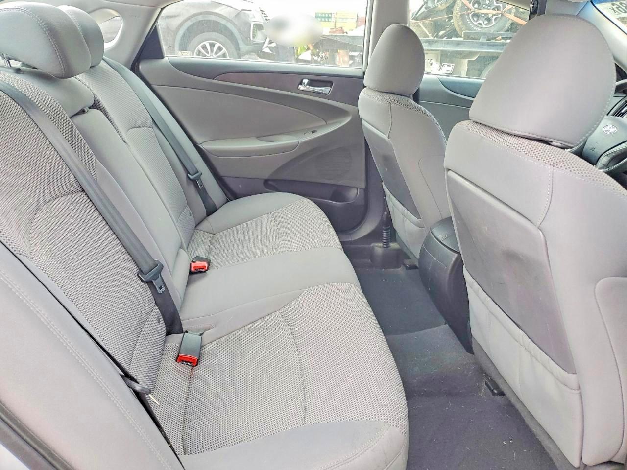 2013 HYUNDAI SONATA GLS photo 28