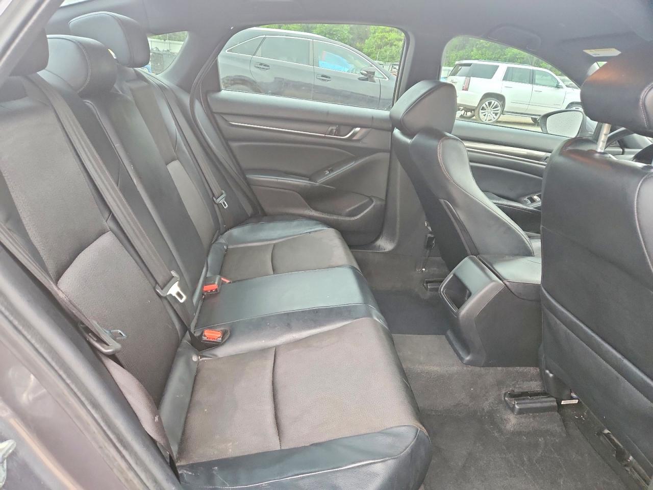 2018 HONDA ACCORD SPORT photo 28