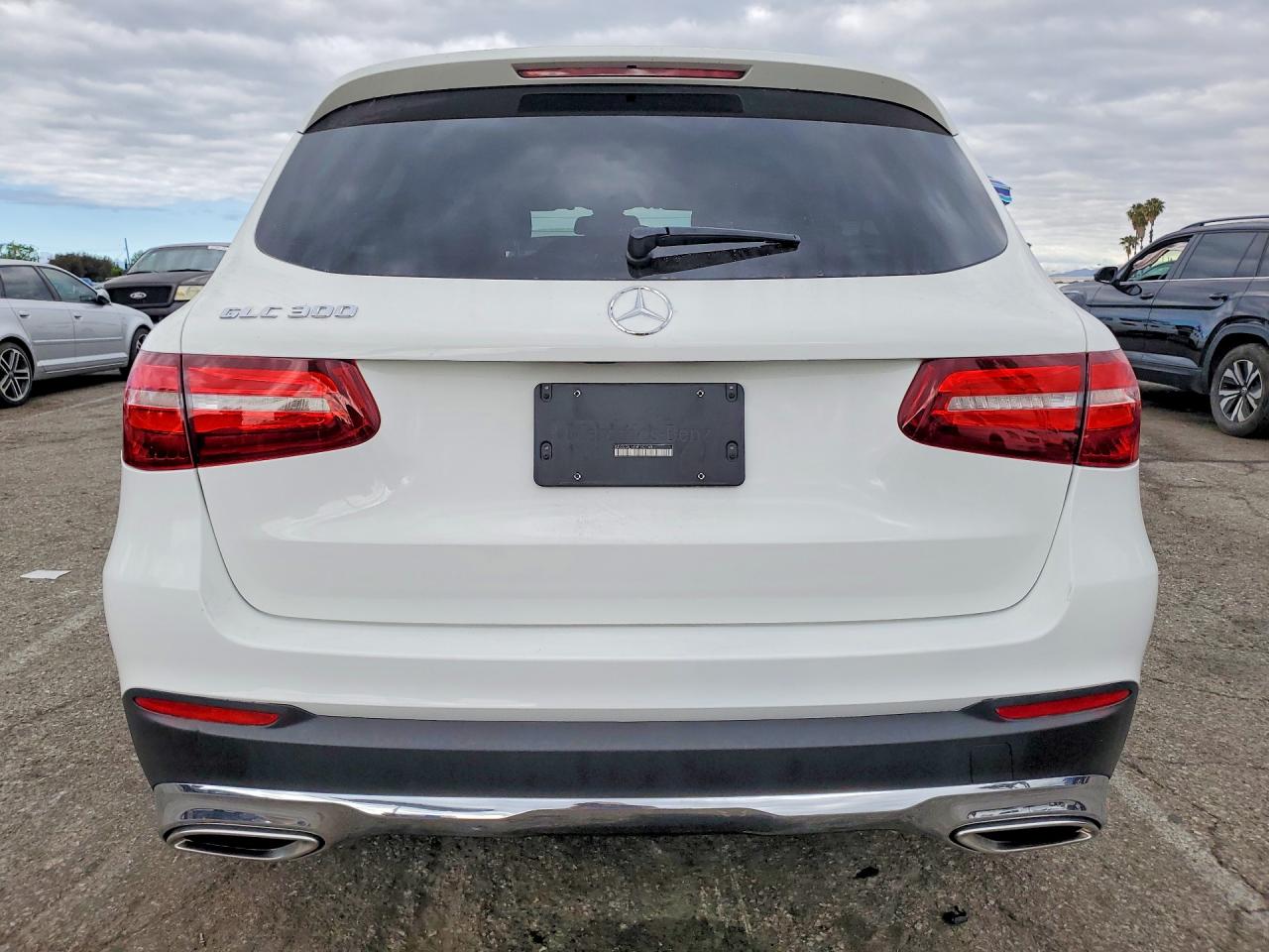 2017 MERCEDES-BENZ GLC 300 photo 11