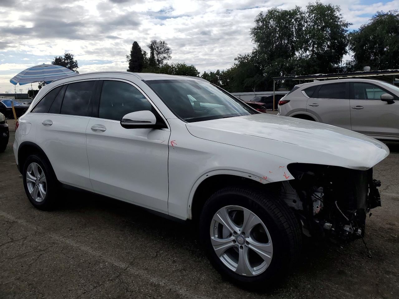 2017 MERCEDES-BENZ GLC 300 photo 7