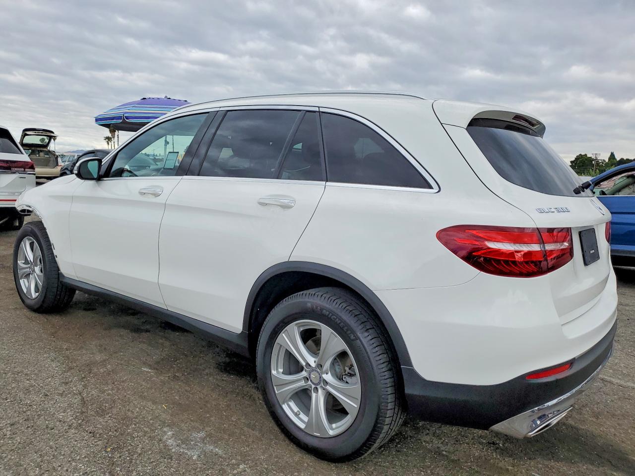 2017 MERCEDES-BENZ GLC 300 photo 3