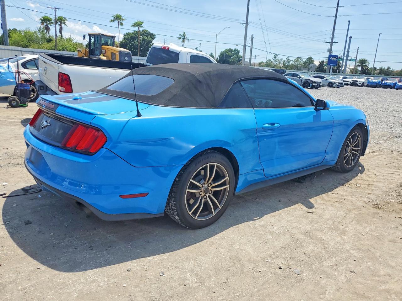 2017 FORD MUSTANG photo 7