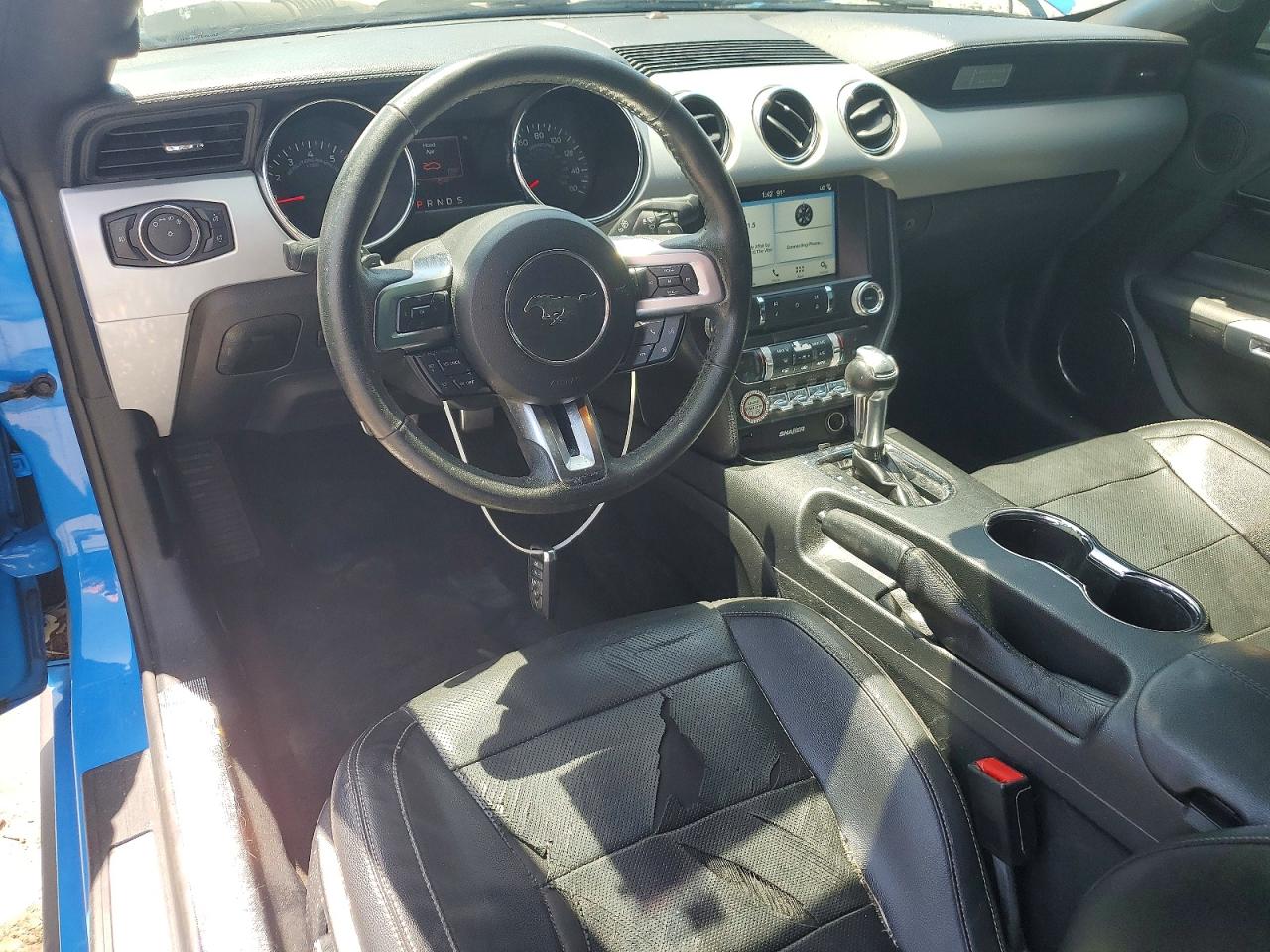 2017 FORD MUSTANG photo 22