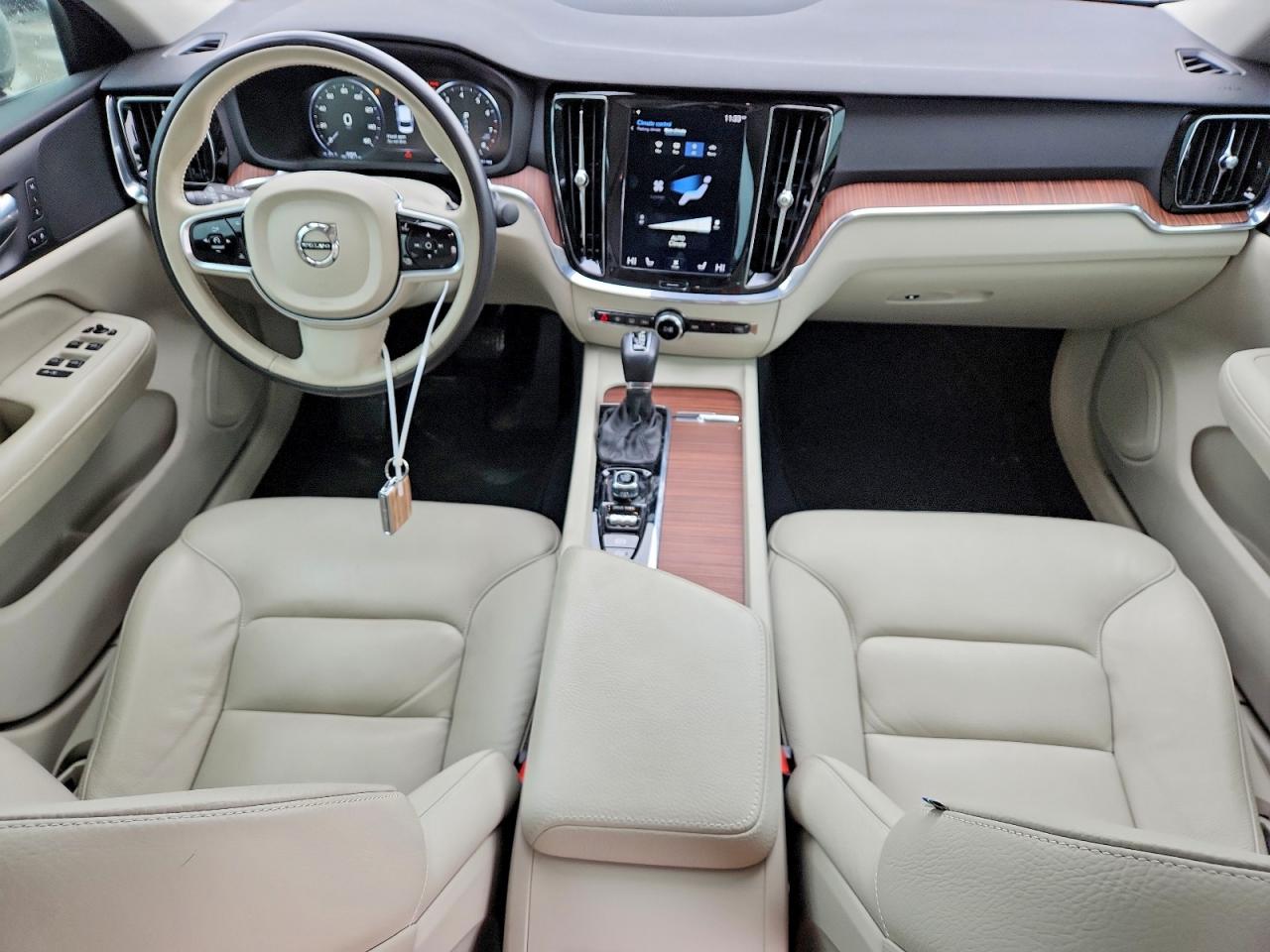 2020 VOLVO S60 T5 MOMENTUM photo 15
