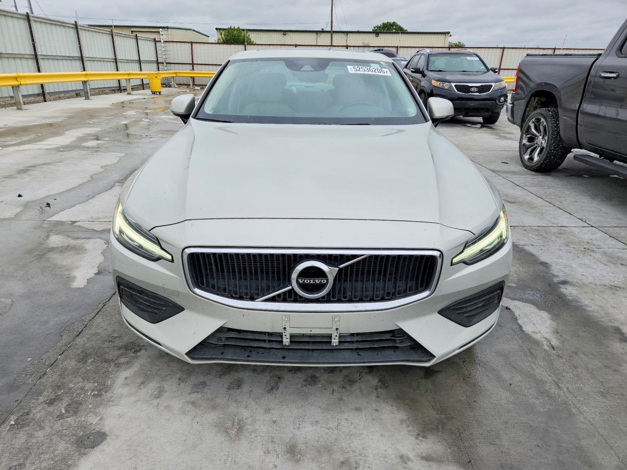 2020 VOLVO S60 T5 MOMENTUM photo 9
