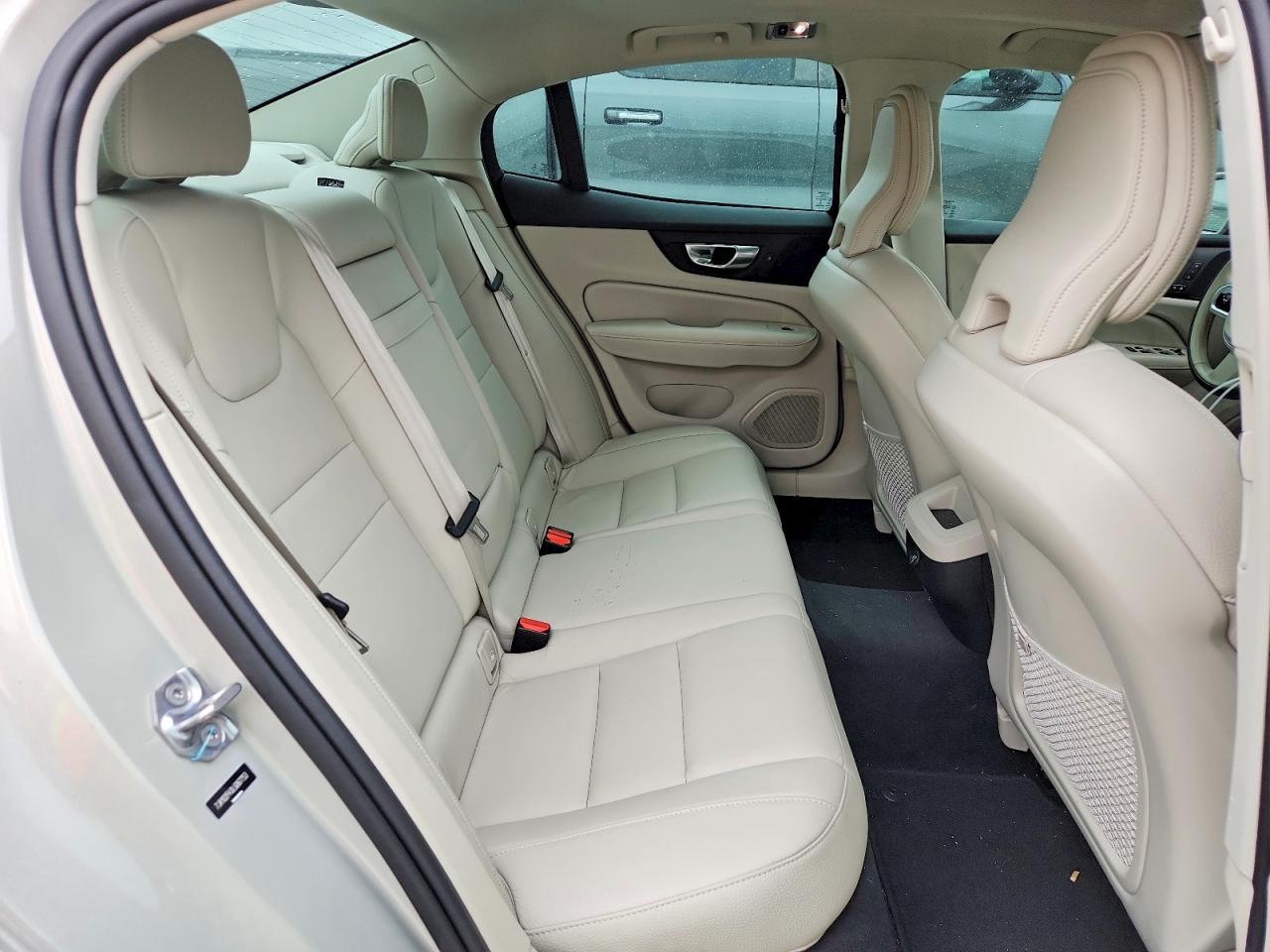 2020 VOLVO S60 T5 MOMENTUM photo 19