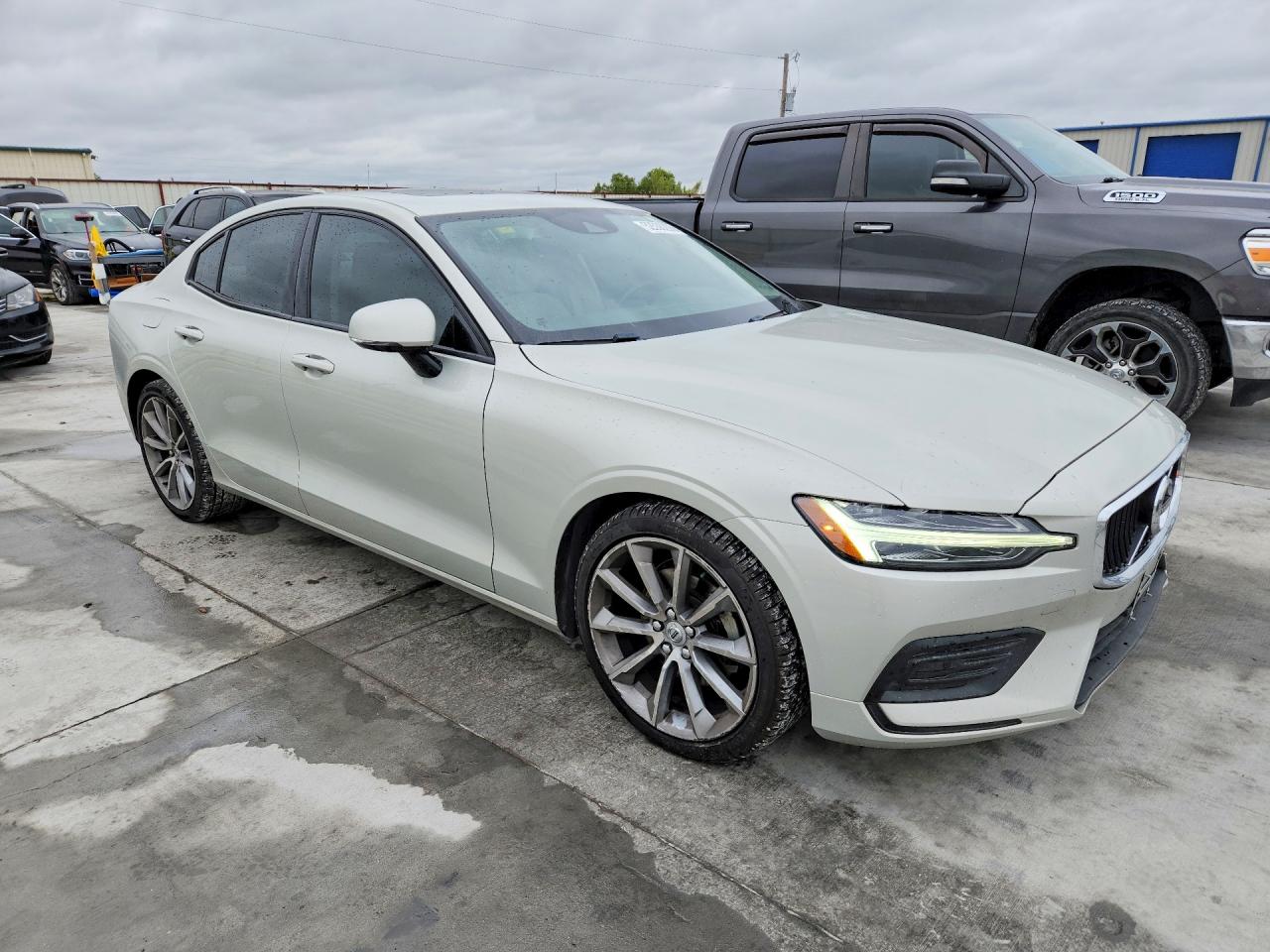 2020 VOLVO S60 T5 MOMENTUM photo 7