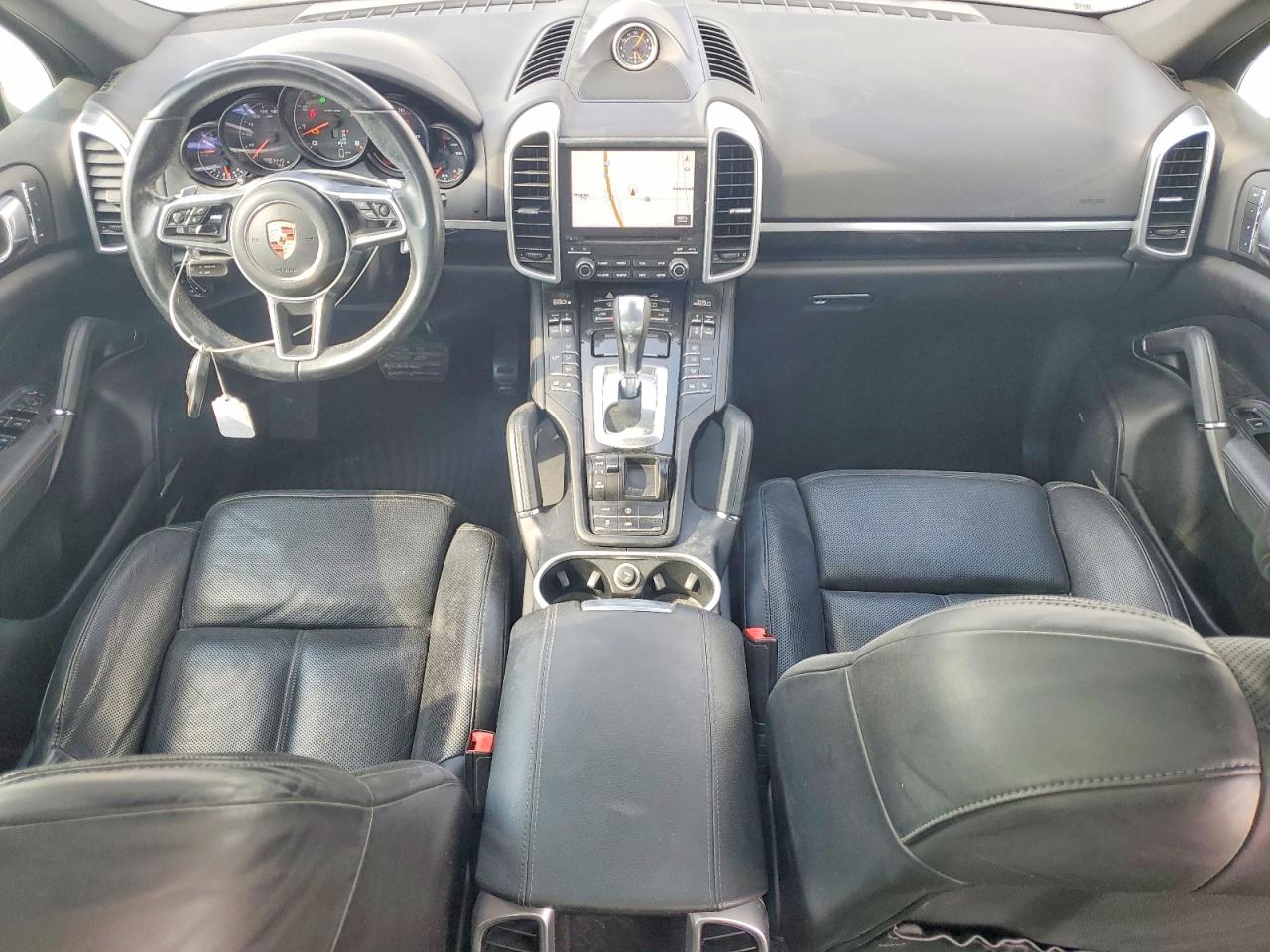 2017 PORSCHE CAYENNE photo 15