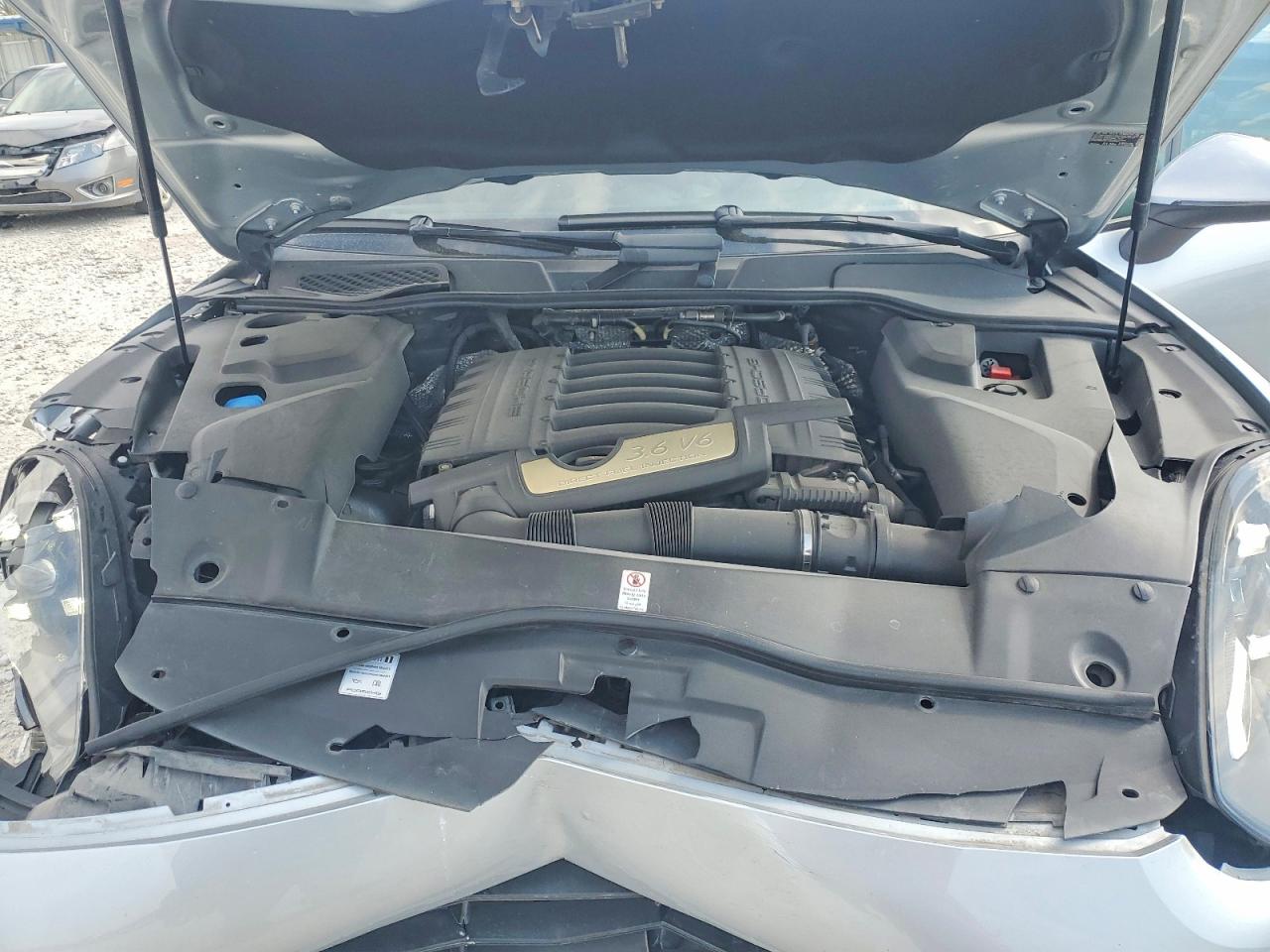 2017 PORSCHE CAYENNE photo 23