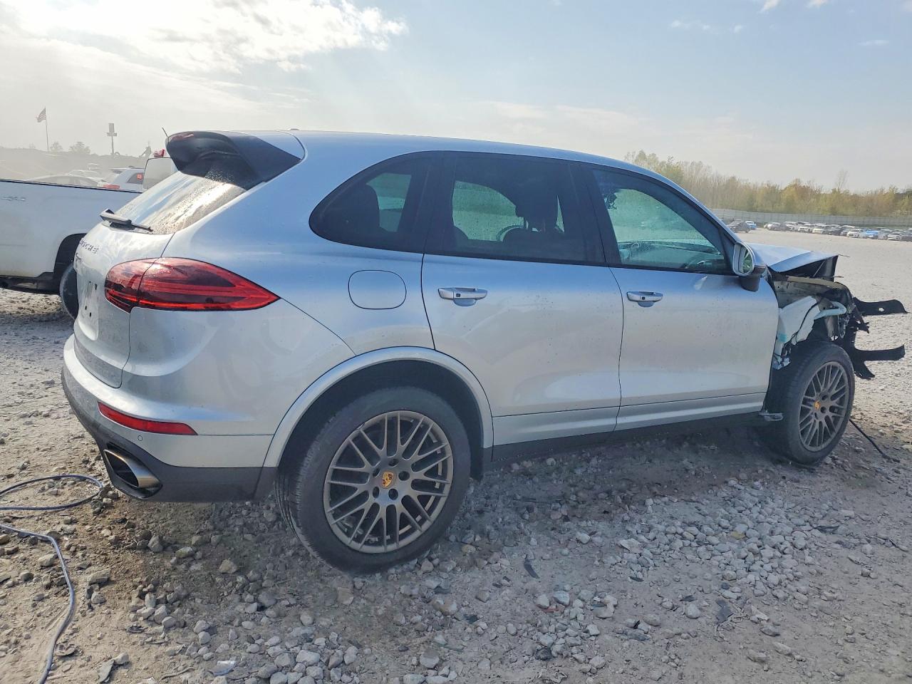 2017 PORSCHE CAYENNE photo 5