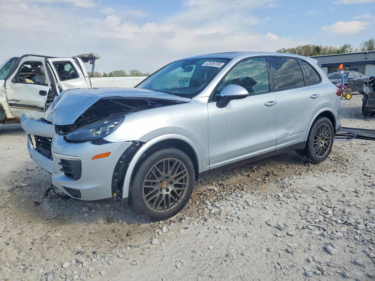 2017 PORSCHE CAYENNE