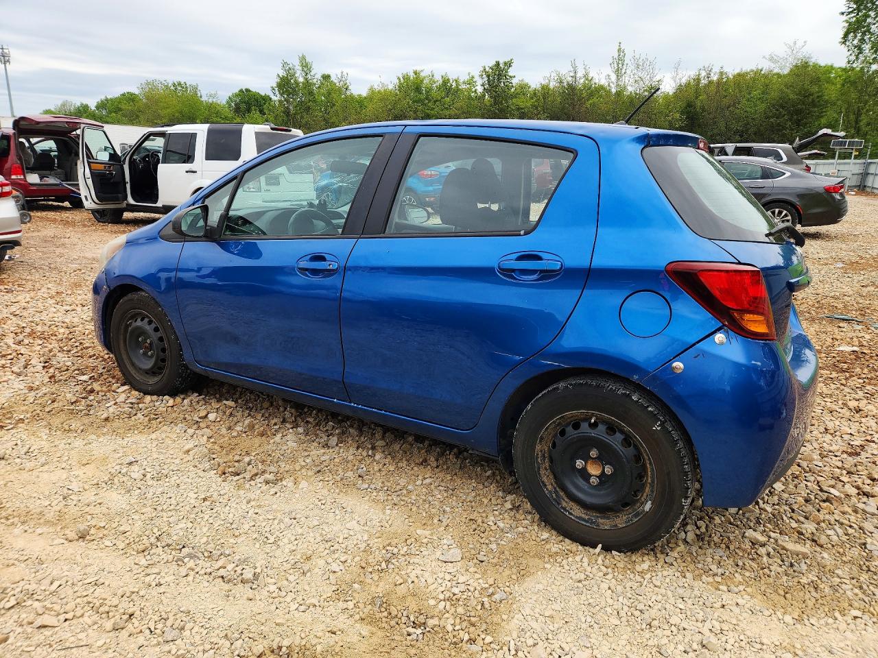 2015 TOYOTA YARIS 5-DOOR L photo 3