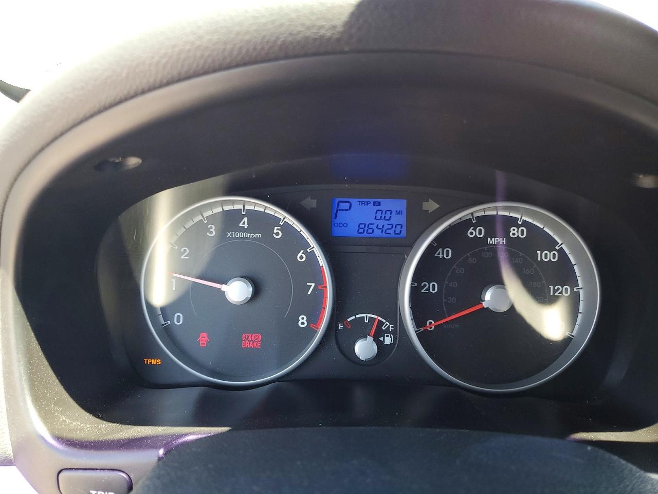 2010 HYUNDAI ACCENT GLS photo 17