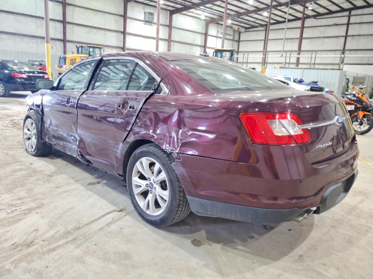 2011 FORD TAURUS SEL photo 3