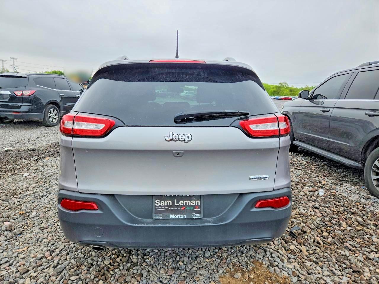 2018 JEEP CHEROKEE LATITUDE photo 11
