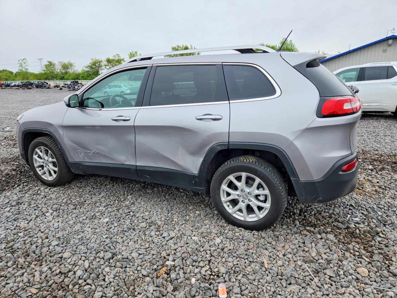 2018 JEEP CHEROKEE LATITUDE photo 3