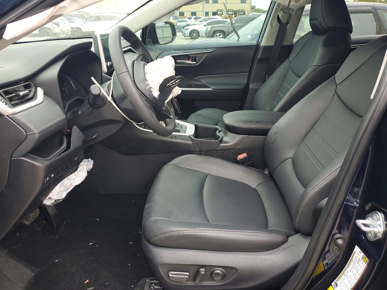 2025 TOYOTA RAV4 XLE PREMIUM photo 19