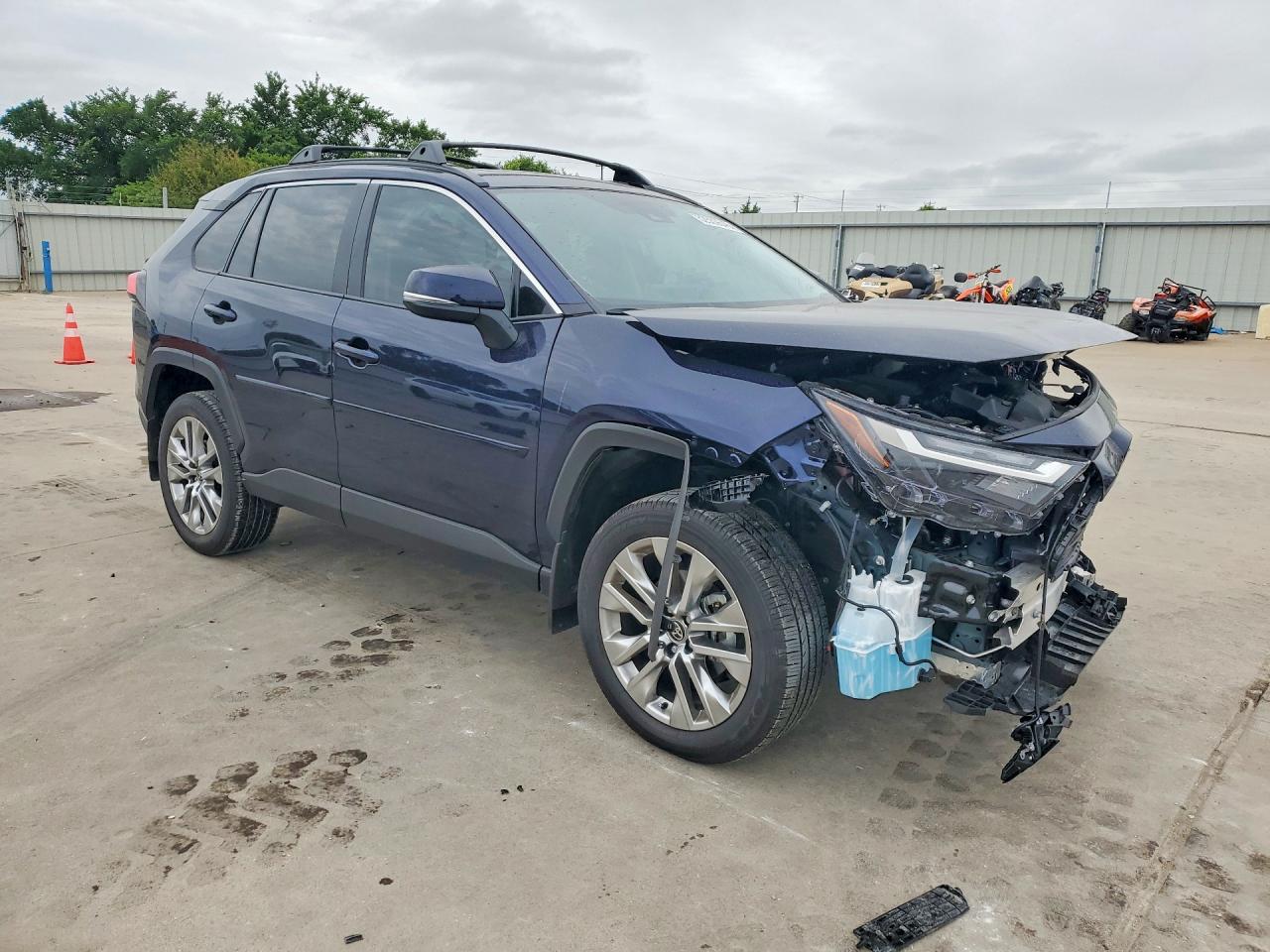 2025 TOYOTA RAV4 XLE PREMIUM photo 10