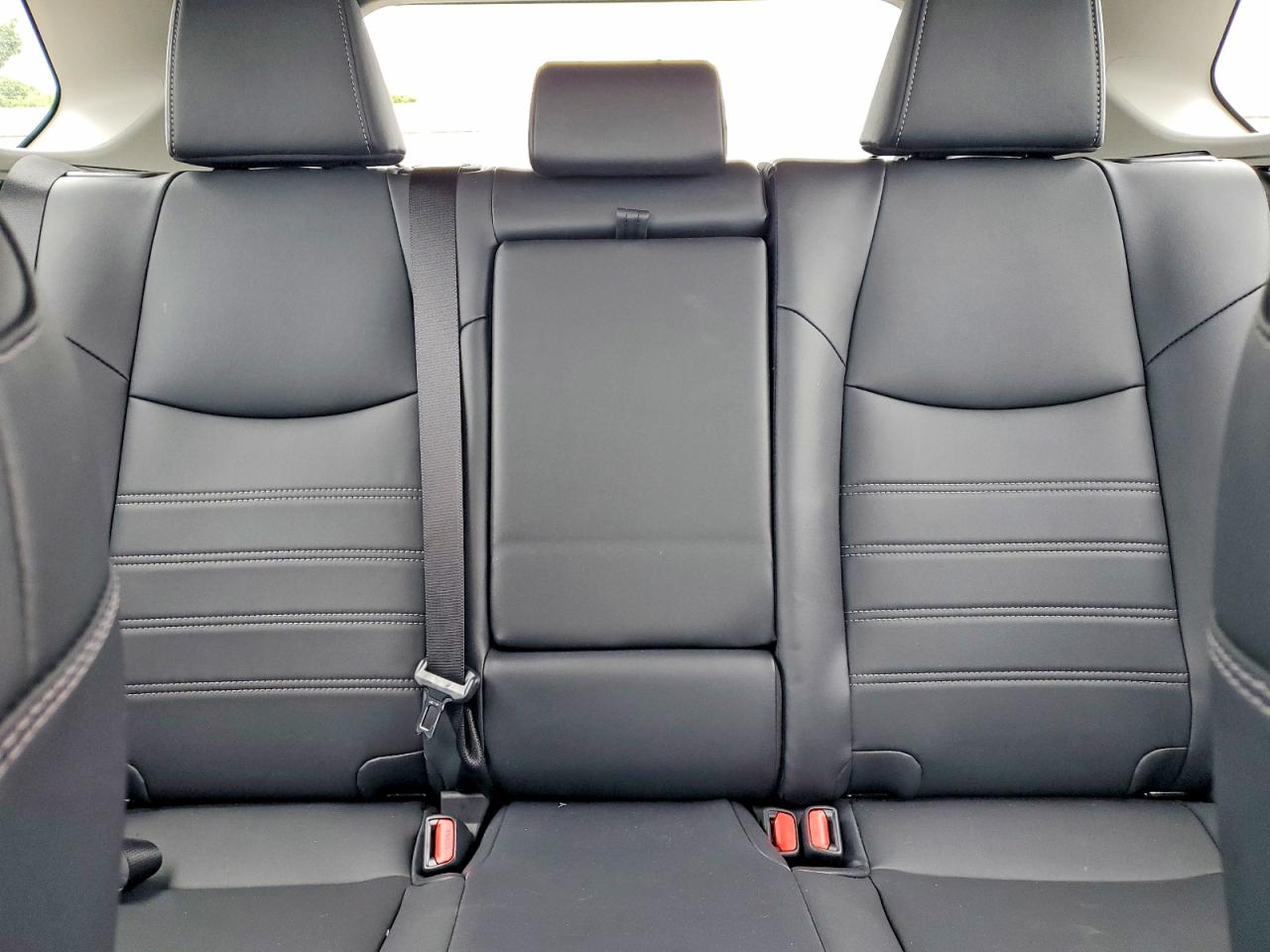 2025 TOYOTA RAV4 XLE PREMIUM photo 28