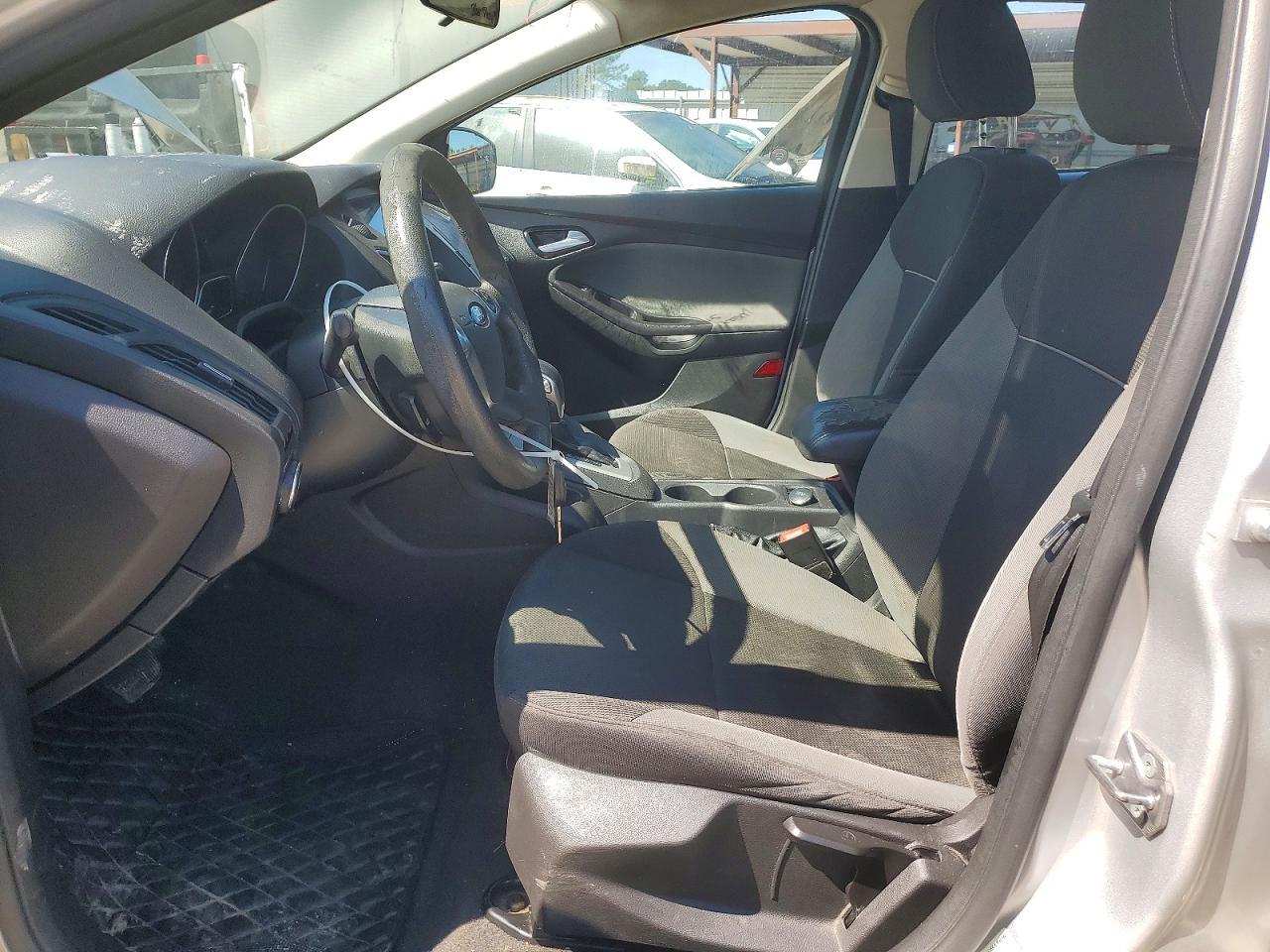 2014 FORD FOCUS SE photo 7