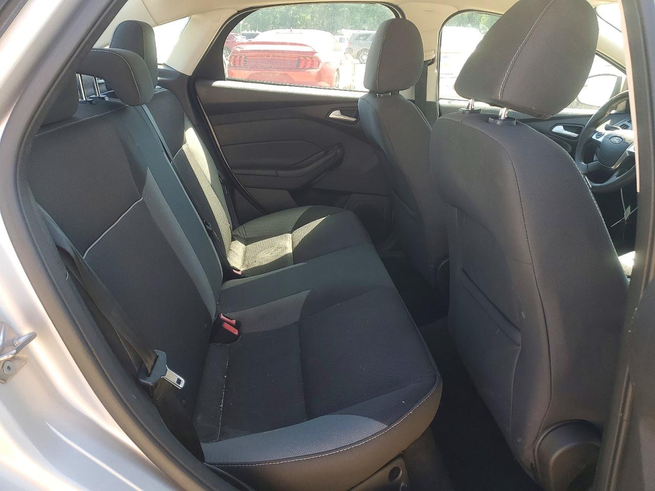 2014 FORD FOCUS SE photo 10