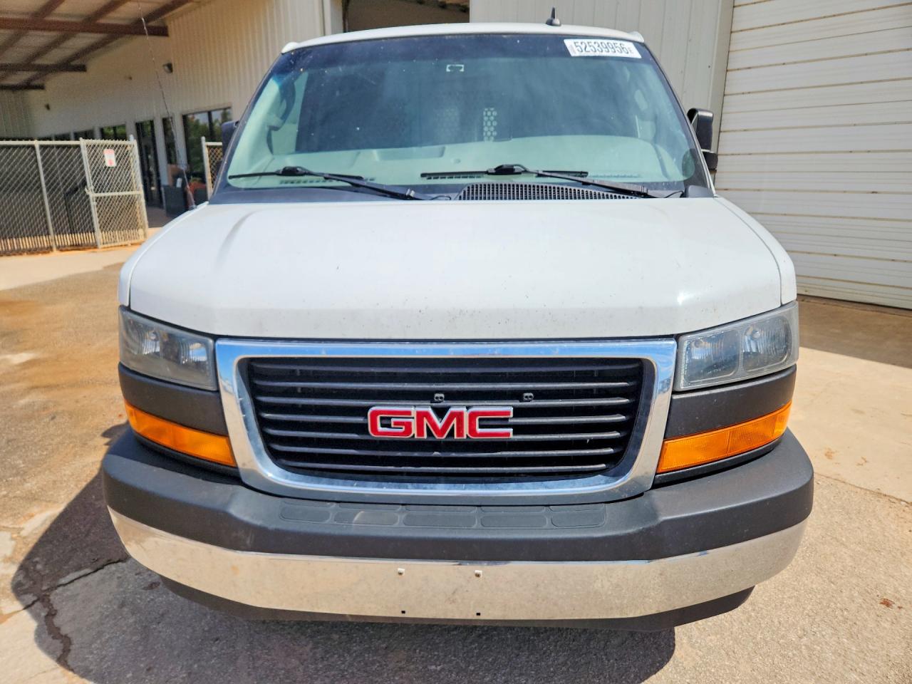 2019 GMC SAVANA G2500 photo 5
