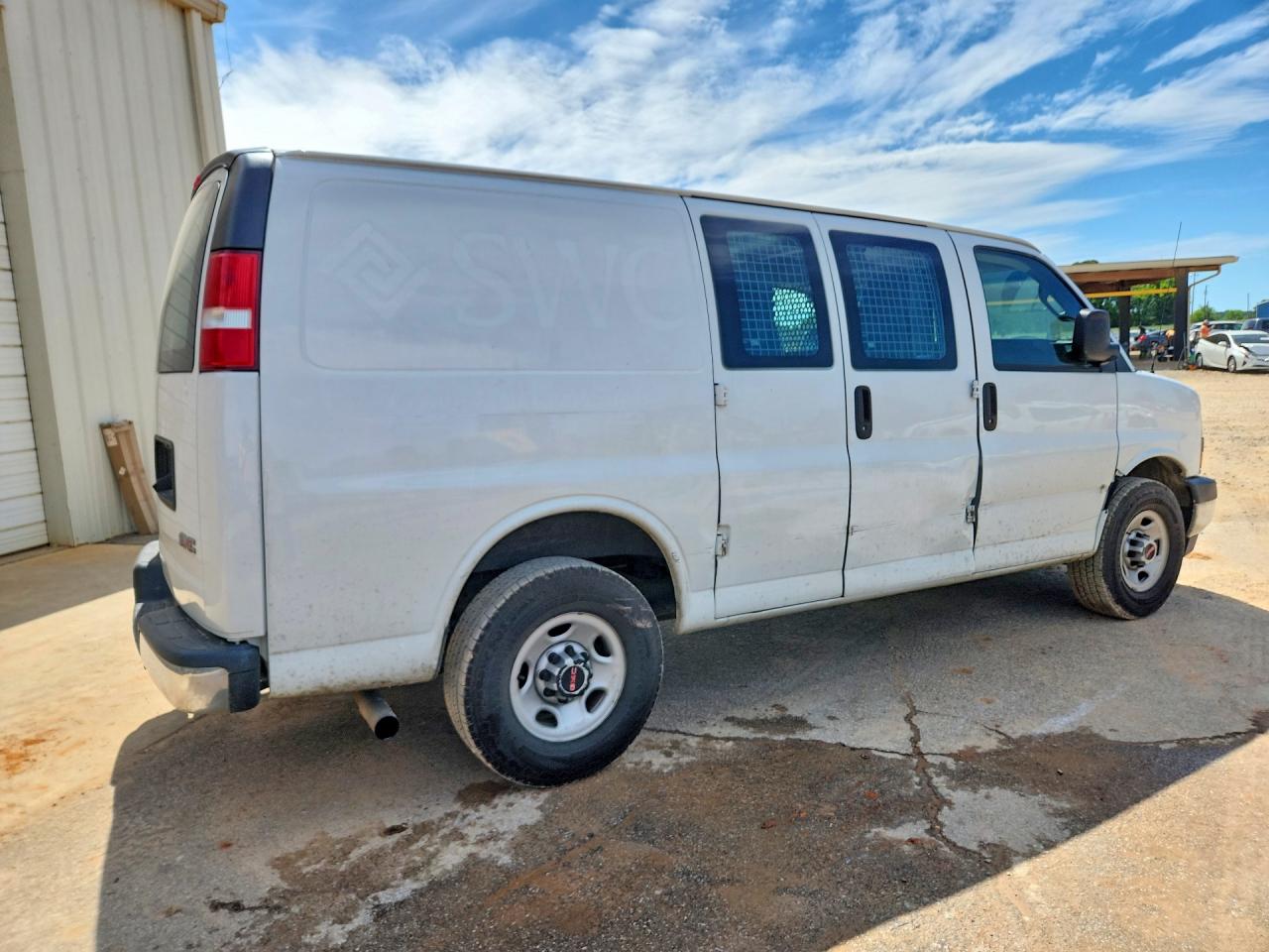 2019 GMC SAVANA G2500 photo 3