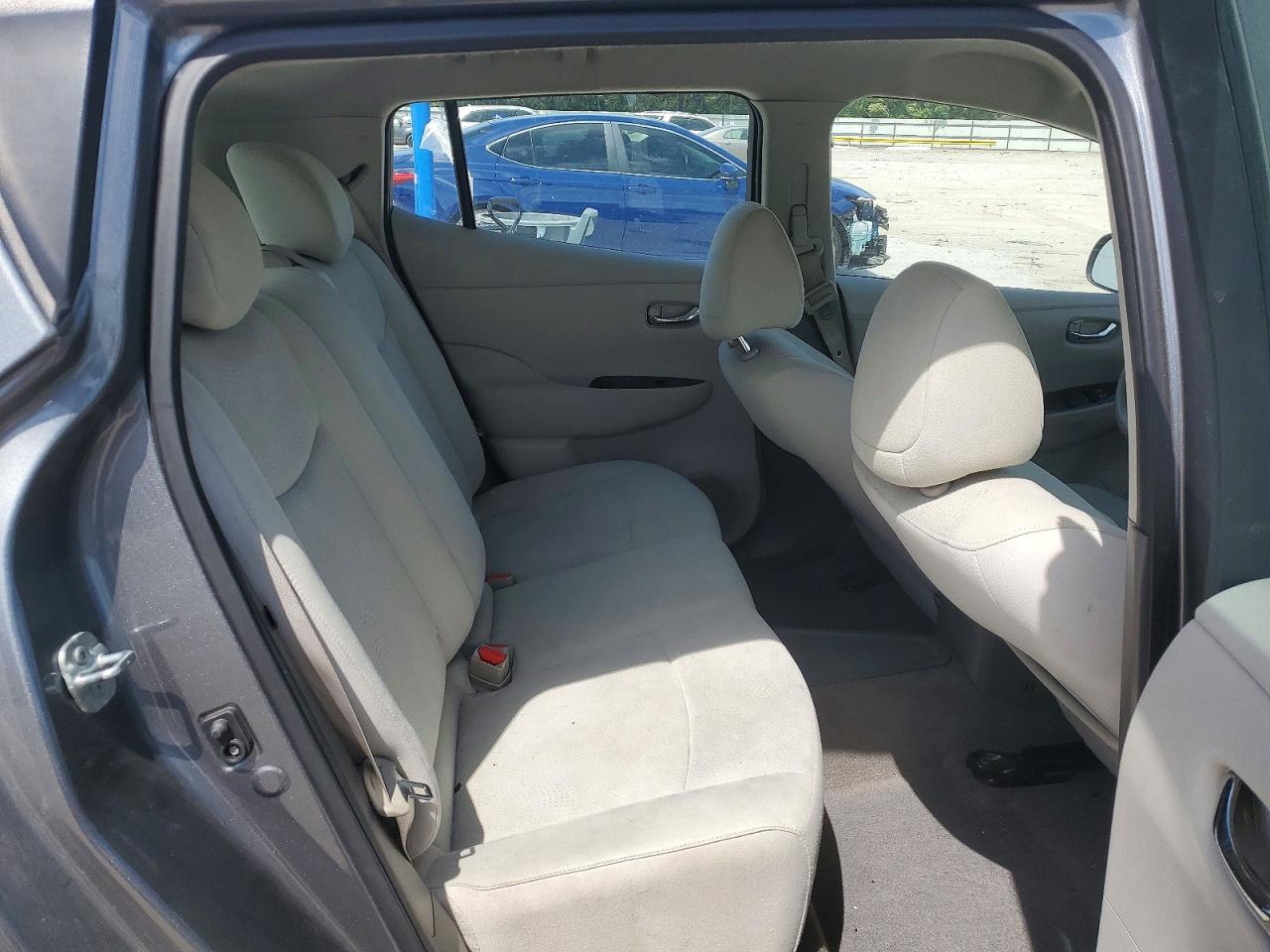 2017 NISSAN LEAF SV photo 10