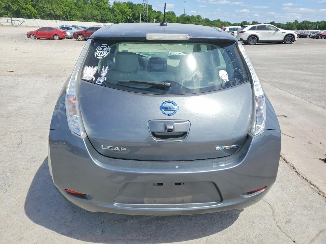 2017 NISSAN LEAF SV photo 6