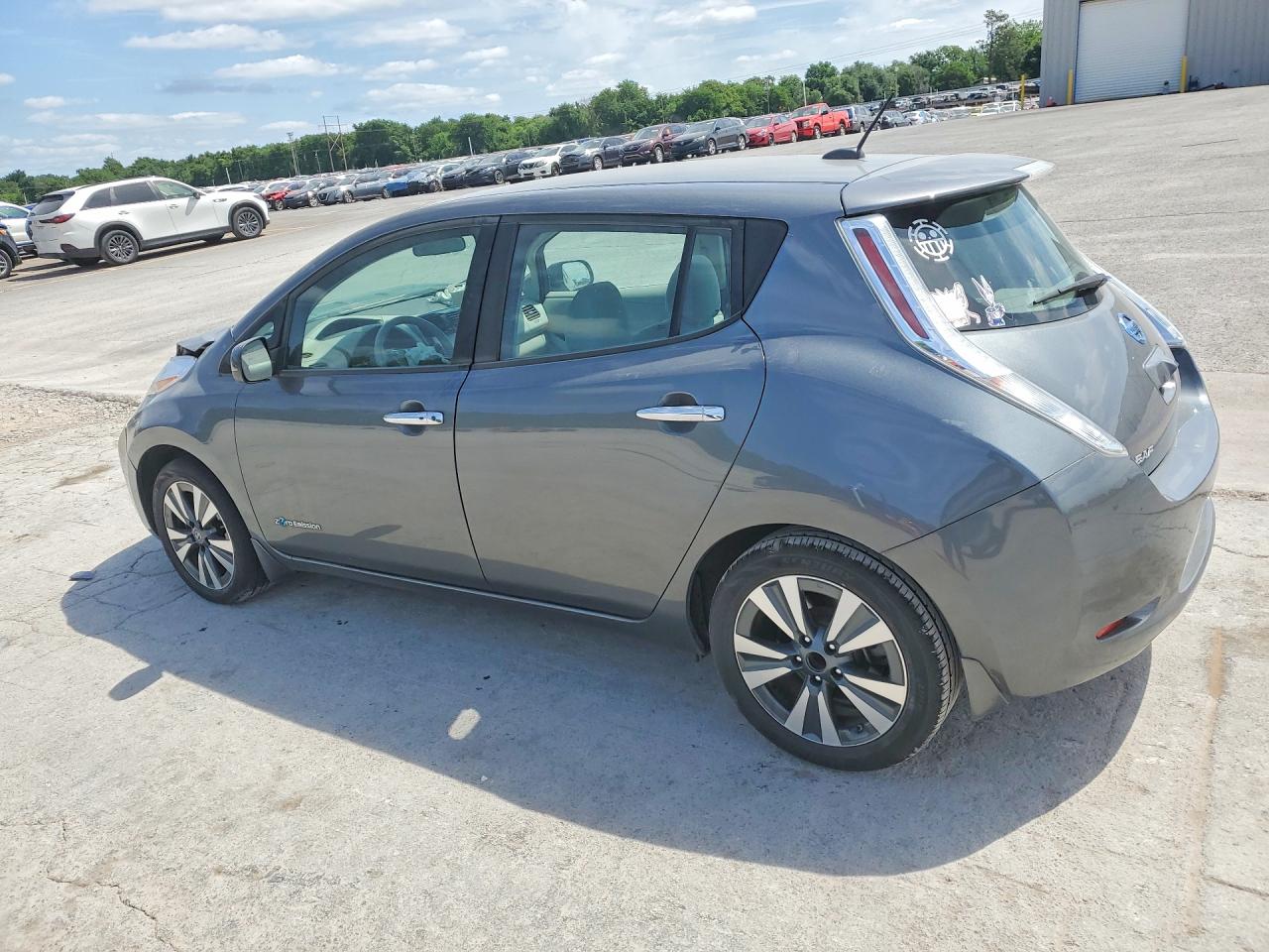 2017 NISSAN LEAF SV photo 2