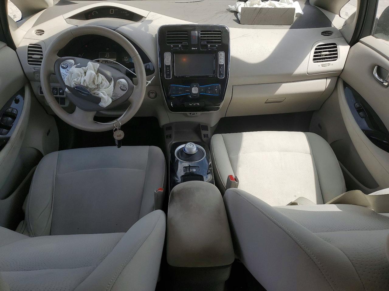 2017 NISSAN LEAF SV photo 8