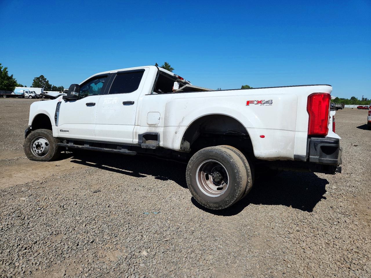 2024 FORD F350 SUPER DUTY photo 3