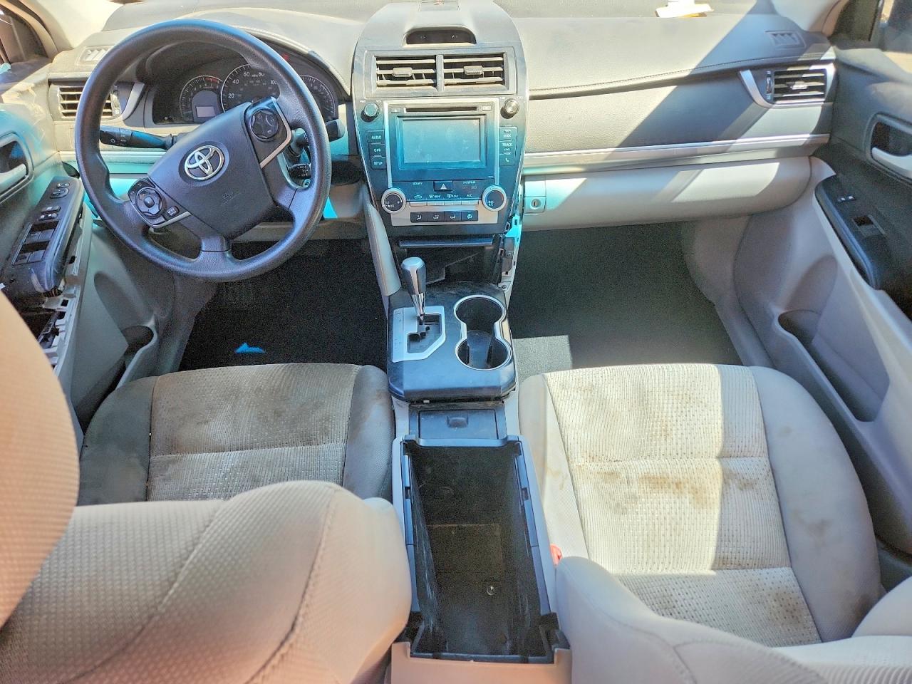 2014 TOYOTA CAMRY LE photo 15
