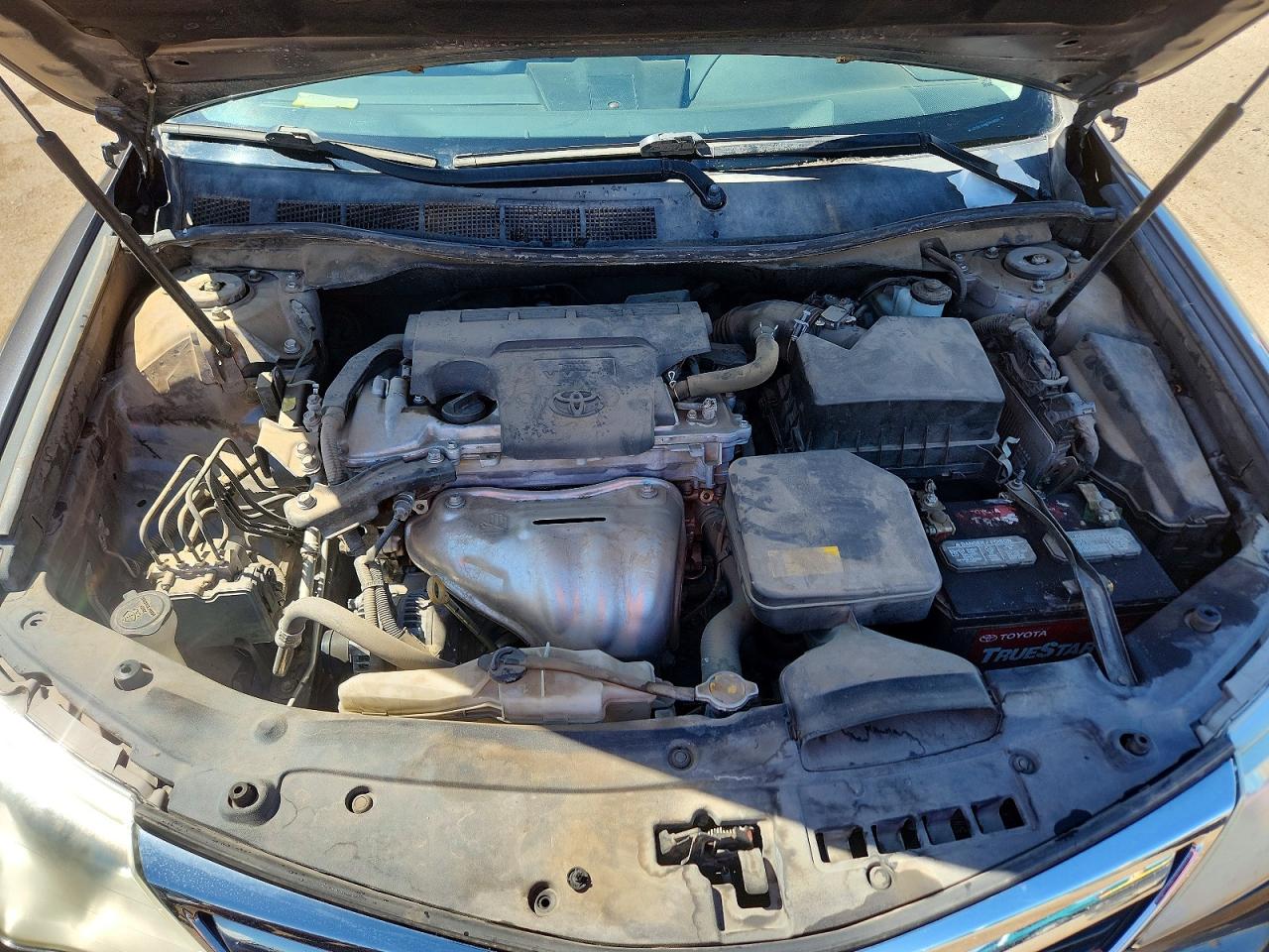 2014 TOYOTA CAMRY LE photo 21