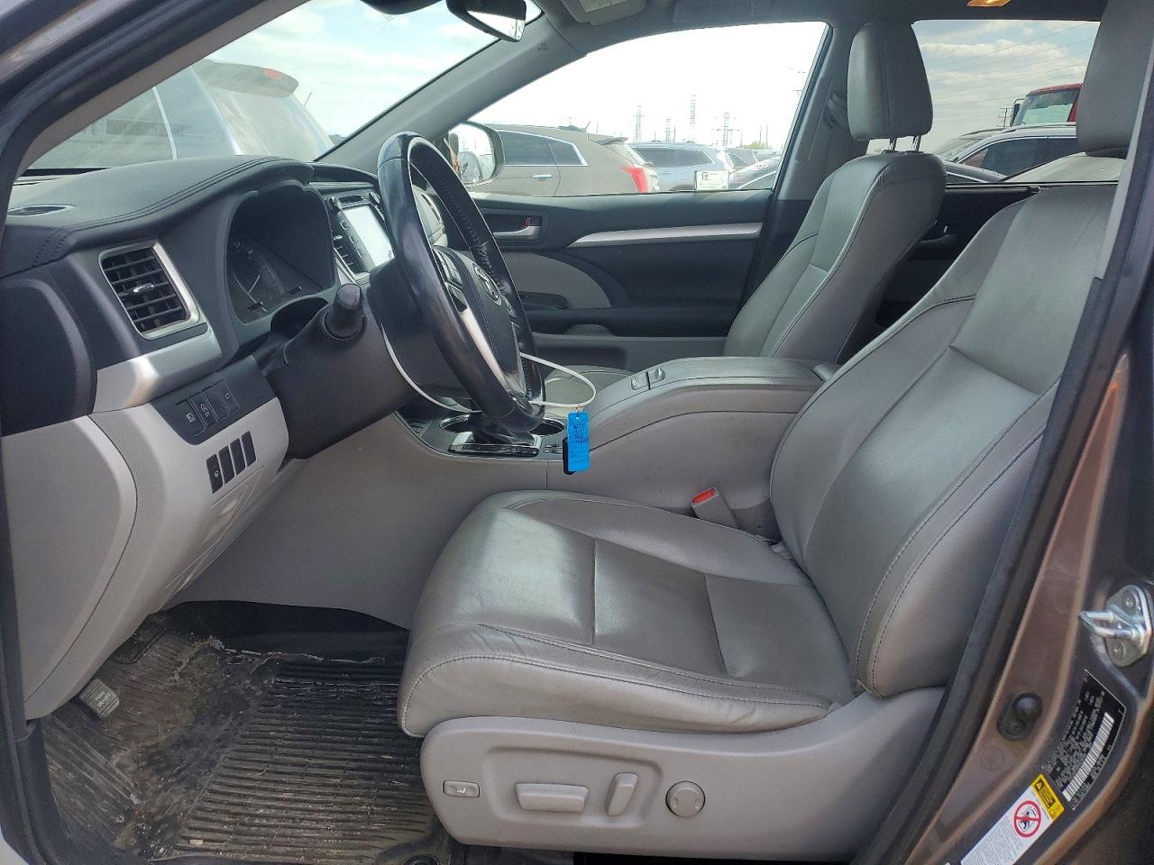 2017 TOYOTA HIGHLANDER XLE photo 13