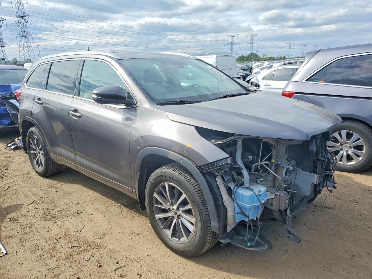 2017 TOYOTA HIGHLANDER XLE photo 7