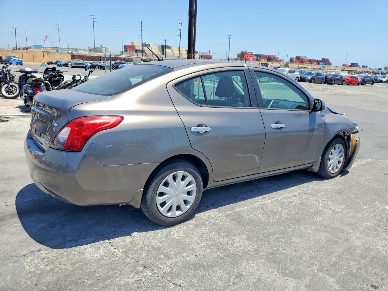 2012 NISSAN VERSA 1.6 S photo 5